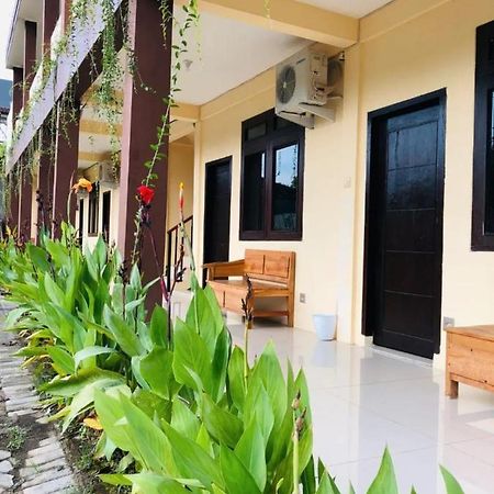 Calliandra Homestay Banyuwangi  Buitenkant foto