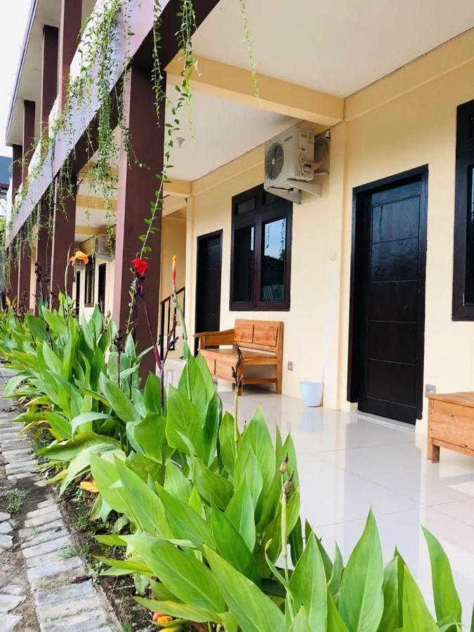 Calliandra Homestay Banyuwangi  Buitenkant foto